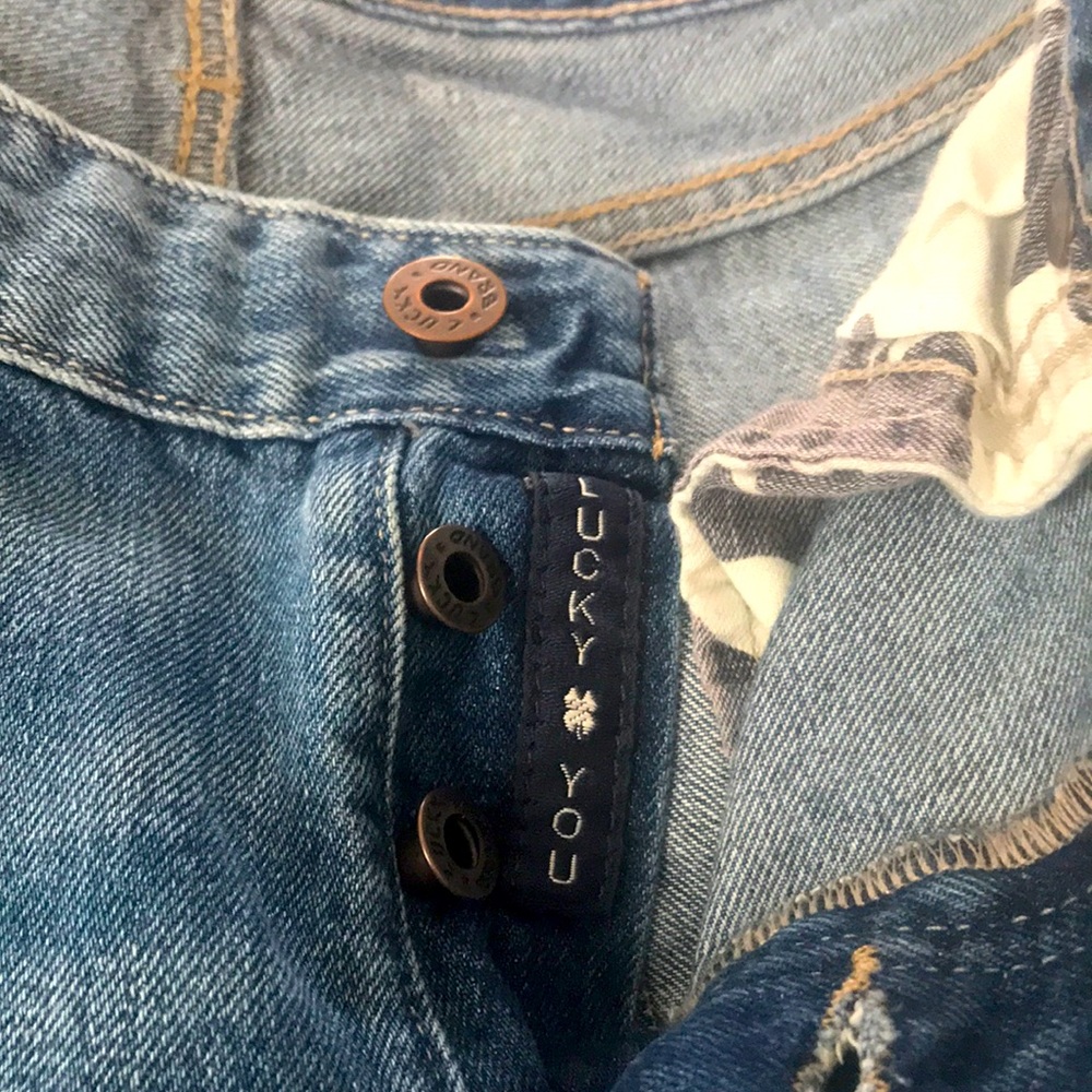 Jeans 2 run a little big could fit a 4